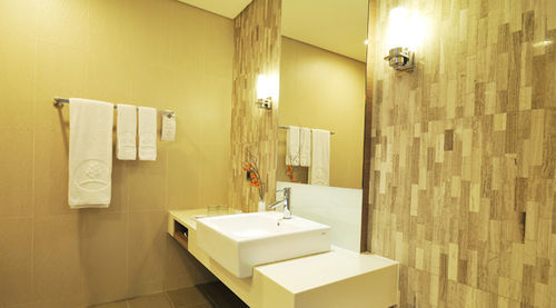 Academy Hotel Тайнань Экстерьер фото