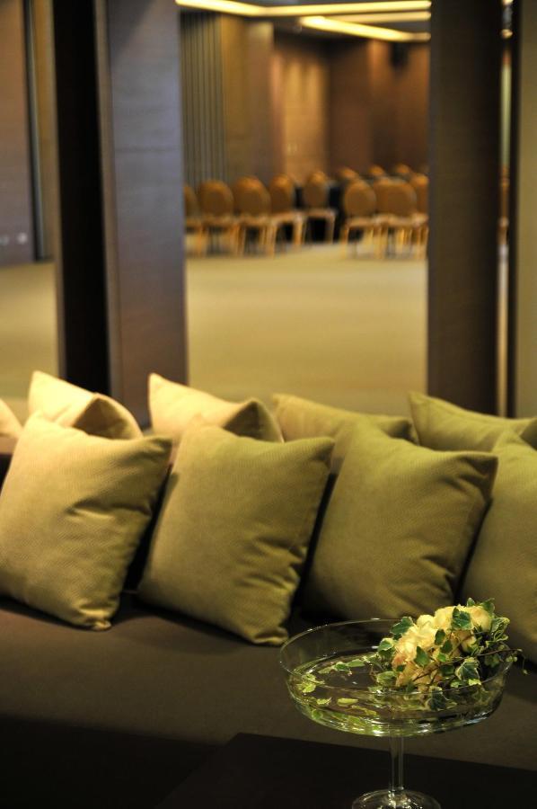 Academy Hotel Тайнань Экстерьер фото